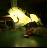 Ballon publicitaire gonflable LED lumineux en forme d'animal de dessin animé marchant, costume de cheval gonflable