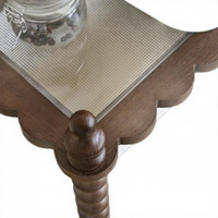 Table basse de salon de style français vintage, style américain du milieu du siècle, en bois massif avec plateau en marbre et étagère de rangement