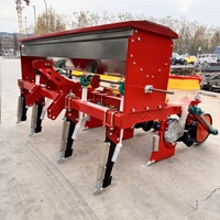 Semoir à maïs/soja 2-4 rangs monté sur tracteur 4x4 avec fonction d'apport d'engrais, directement de l'usine