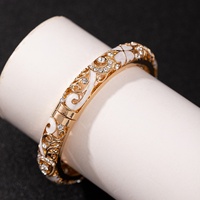1 pièce Bracelet ethnique en alliage ajouré avec motifs papillon et trèfle, incrusté de strass et émaillé - Bijou porte-bonheur tendance pour femme