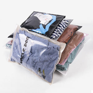 Bolsas para Ropa No Tejidas al por Mayor de Fábrica, Bolsas Transparentes con Cremallera y Logotipo Personalizado para Empaque de Tiendas de Ropa - Product Image 4