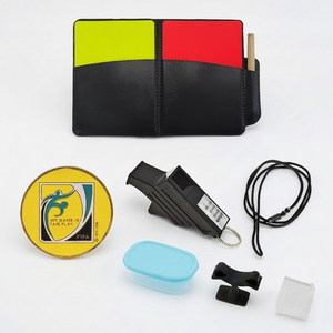 Ensemble d'accessoires pour arbitre de football : sifflet, cartes rouges et jaunes, dispositif de tirage de la loterie, drapeaux de bordure, manomètre. - Product Image 2