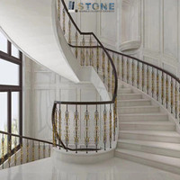 Marches d'escalier flottantes en marbre blanc de Carrare de Foshan pour les projets de construction dans les villas et les hôtels