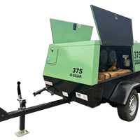 Compresseur d'air minier à double cylindre refroidi par air, moteur diesel Cummins 375 CFM, sablage