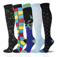 Chaussettes de compression montantes à motif animalier 20-30 mmHg pour le sport et l'entraînement, idéales pour les infirmières et les coureurs, avec logo tricoté.