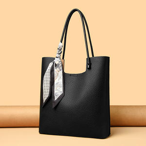 Bolso de Hombro Cruzado de Gran Capacidad para Mujer con Cadenas, Cierre de Cremallera, Correa Única, Bolso de Moda para el Día a Día, Venta al por Mayor - Product Image 5