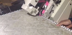 Machine automatique <span class=keywords><strong>de</strong></span> fabrication <span class=keywords><strong>de</strong></span> bandes <span class=keywords><strong>de</strong></span> bordure <span class=keywords><strong>de</strong></span> matelas Machine à <span class=keywords><strong>coudre</strong></span> les bandes <span class=keywords><strong>de</strong></span> bordure <span class=keywords><strong>de</strong></span> matelas Machine à <span class=keywords><strong>coudre</strong></span> les bandes <span class=keywords><strong>de</strong></span> bordure <span class=keywords><strong>de</strong></span> matelas - Product Image 3