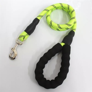 Correa de Nailon Ajustable, Ecológica, Duradera y Fácil de Usar para Perros Grandes, con Hebilla Metálica, para Paseos al Aire Libre - Product Image 5