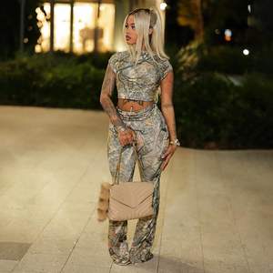 Conjunto de 2 Piezas Personalizado para Mujer 2026, Top Corto y Pantalones de Cintura Alta, Estampado Digital, Tela con Memoria, Sin Costuras, para Fiesta - Product Image 2