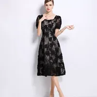 Robe en polyester coupe ajustée avec col carré et manches courtes pour femme de bureau, disponible en plusieurs couleurs et tailles, vente en gros