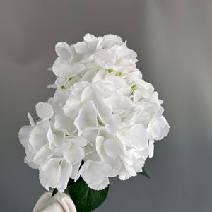 Bouquet di fiori artificiali di ortensie a cinque teste fatto a mano per decorazioni per la casa dell'hotel di nozze per la laurea di ringraziamento floreale - Product Image 3