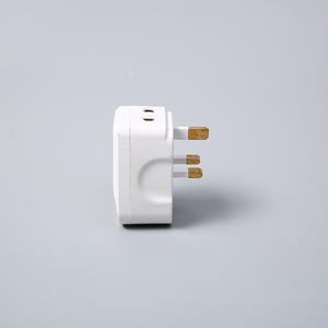 Adaptador de viaje universal E823, enchufe británico, doble toma USB con luz indicadora, cargador rápido, 100-240V, 18W, material ABS - Product Image 3
