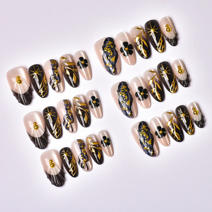 Uñas Artificiales <span class=keywords><strong>Ennio</strong></span> 3D Esculpidas en ABS, Forma de Almendra, Diseño con Detalles Dorados y Sombreados, Recubrimiento de Gel UV, Ecológicas - Product Image 3