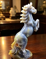 Statue de cheval en agate naturelle rayée, sculptée à la main, polie, cadeau d'art unique en pierre pour collectionneurs