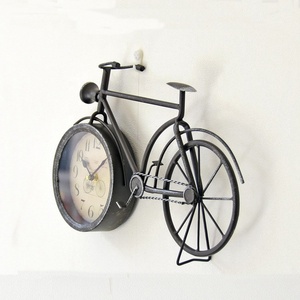 Orologio da Parete in Ferro Battuto a Forma di Bicicletta in Stile Country Americano - Product Image 3