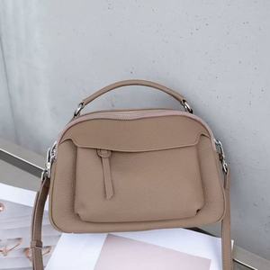 Grand sac à main de luxe pour femmes fourre-tout décontracté mignon et confortable avec fermeture à glissière et décoration de chaînes léger pour dames - Product Image 4