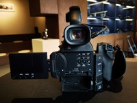 Caméra Vidéo Numérique Professionnelle Haut de Gamme Canon EOS C100 Mark II Full HD 1080p
