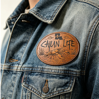 Patch en cuir PU thermocollant avec logo personnalisé en relief, en gros, pour casquettes de baseball et casquettes trucker en maille, pour la personnalisation de la marque