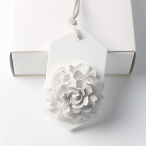 Finru nhà máy bán hàng trực tiếp treo xe tủ quần áo làm mát không khí có mùi thơm hoa gốm hương thơm đá tinh dầu khuếch tán - Product Image 1