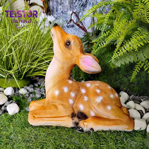 Figurine lumineuse de renne pour un paysage hivernal dynamique et une décoration festive des rues - Product Image 2