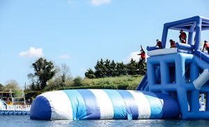 Funworldsport - Juego Deportivo Acuático Portátil para Exteriores, Almohada Flotante de PVC para Saltar, Catapulta de Agua Inflable - Product Image 2