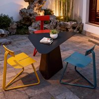 Ensemble table et chaises triangulaires tubulaires en alliage d'aluminium pour extérieur – Mobilier de loisirs populaire pour cour, jardin, balcon, villa, café, gîte