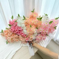 Nouveauté Fleurs artificielles en soie blanche et rose à fleurs de cerisier Haute simulation Décoration pour la Journée de la Terre Décoration de supermarché