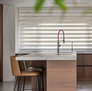 Meuble de cuisine moderne sur mesure avec îlot, accessoires de charnières de luxe en bois massif pour projet de villa - Product Image 6