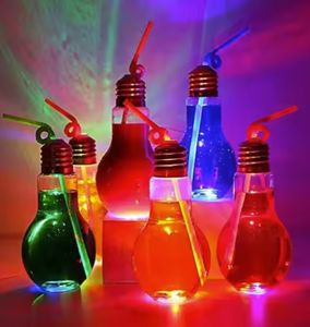 Botella de Plástico para Bebidas de 500 ml al por Mayor, Forma de Bombilla, Alta Calidad, Logotipo Personalizado, para Café Helado, Té Boba, Tequila - Product Image 6