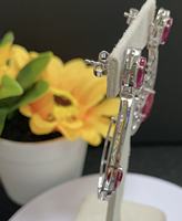 Boucles d'oreilles pendantes en argent sterling 925 luxueuses, goutte d'eau creuse sculptée avec CZ rouge, design minimaliste et tendance, cadeau pour femme