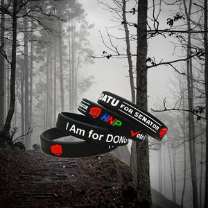 Pulsera Náutica Personalizable con Logotipo, Impresión con Tinta Inyectada, Grabado en Relieve, Relleno de Goma, Resistente al Agua, Promocional de Fábrica - Product Image 3