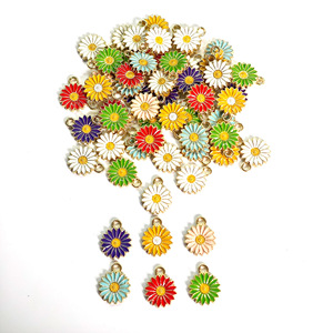 Breloques porte-clés fleurs marguerites émaillées, pendentifs tournesol, accessoires pour la fabrication de bijoux DIY pour femmes, colliers, bracelets, boucles d'oreilles - Product Image 2