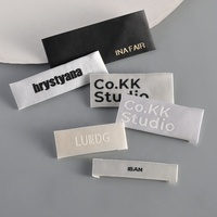 Étiquettes de vêtements personnalisées en usine, étiquettes de logo personnalisées haut de gamme, étiquettes imprimées en satin tissé pour vêtements