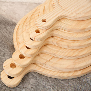 Tabla redonda de madera para pizza con asa, de madera de pino, de 9, 10 y 12 pulgadas, para restaurantes, hoteles y bandejas de servicio de alimentos. - Product Image 3