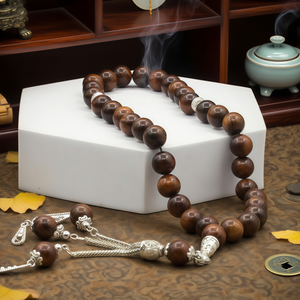 Tasbih de Madera Roja Natural de 10 mm, 33 Cuentas de Madera Pulida para Oración Musulmana, Misbaha Islámica, Regalo de Ramadán y Eid, Étnico YASEEN - Product Image 1