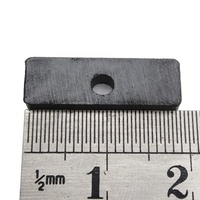 Magnet Blok Ferit dengan Lubang Tengah, Magnet Keramik Permanen untuk Pemasangan Motor, Sensor, dan Peralatan Industri