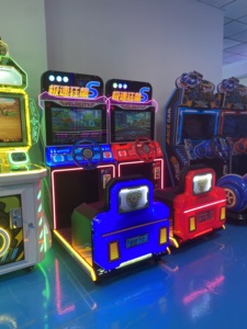 Macchina da Gioco a Gettoni <span class=keywords><strong>per</strong></span> Simulatore di Guida in Inglese, Videogioco di Corse Automobilistiche in Metallo <span class=keywords><strong>per</strong></span> 2 Giocatori, 6+ Anni, Centro Giochi - Product Image 6