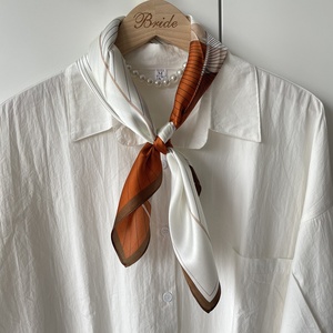 ผ้าพันคอไหมแท้ 100% สำหรับผู้หญิง ลายดอกไม้ดิจิทัล จุดๆ หรูหรา สไตล์ทวิล ป้องกันแสงแดด สำหรับฤดูร้อน ดีไซน์โบว์สี่เหลี่ยม - Product Image 5