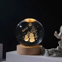 Lámpara de Galaxia 3D K9, Bola de Cristal Grabada con Láser, con Base de Madera e Iluminación LED, Luz Nocturna
