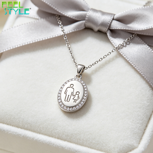 Collana con Ciondolo Ovale <span class=keywords><strong>in</strong></span> Acciaio Inossidabile '<span class=keywords><strong>Padre</strong></span> e <span class=keywords><strong>Figlio</strong></span> Mano nella Mano', Finitura Liscia, Regalo per la Festa del Papà - Product Image 3