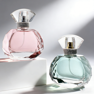 Flacon de parfum de luxe 50 ml avec boîte, logo personnalisé, flacon de parfum pour <span class=keywords><strong>femme</strong></span>, couvercle rond doré, boîte cadeau magnétique personnalisée - Product Image 1