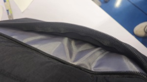 Sac fourre-tout matelassé en mousse à mémoire de forme, grand sac de courses avec poche zippée avant et 5 poches intérieures pour un rangement multifonctionnel - Product Image 6