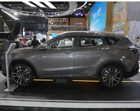 25/24 Jetour X70plus SUV Auto Essence FWD Véhicule avec une excellente efficacité de l'essence Sièges en cuir Intérieur foncé Galerie de toit en métal