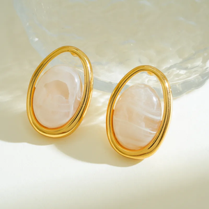 Boucles d'oreilles ovales en résine plaquées or 18 carats en acier inoxydable 304 Style décontracté simple pour femmes Port quotidien Bijoux et accessoires tendance - Product Image 5