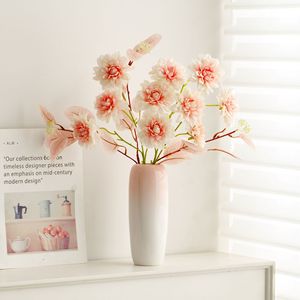 Vase en céramique dégradé rose clair avec une touche de luxe subtile pour la décoration de salon, de bureau ou pour l'affichage de fleurs artificielles - Product Image 1