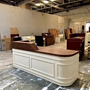 เคาน์เตอร์ต้อนรับ MDF ระดับไฮเอนด์หรูหราแบบฝรั่งเศสสำหรับร้านเสริมสวยร้านขายเสื้อผ้าของผู้หญิงโรงแรมยิม-อินเทอร์เน็ตบาร์คนดัง - Product Image 4