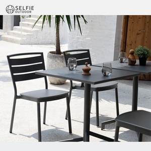 Chaises de jardin modernes et confortables en aluminium pour restaurant, tables à manger d'extérieur, ensemble de patio pour hôtels, parcs et appartements - Product Image 1
