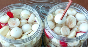 Delicioso Berenjena en Pepinillos Natural de Sabor Fresco, Dulce y Ácido, Cortada en Cuartos, Complemento para Arroz, Comida Asiática - Product Image 3