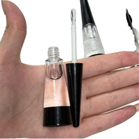 Hydratant Végétalien Repulpant et Éclaircissant pour les Lèvres à l'Acide Hyaluronique, Gloss Liquide Volumisant avec Marque Privée