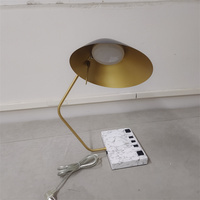 Staybridge Suites Lampe de table Base en marbre blanc Lumière Côté lit Moderne Led Rechargeable Lampe de table moderne pour chambre Hôtel